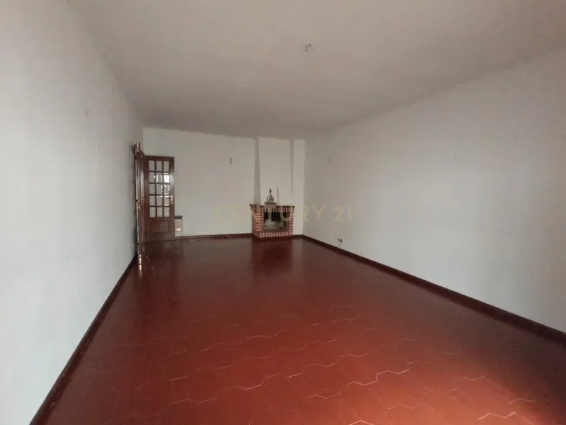 Apartamento T3 em Braga com Elevador e Garagem - Ferreiros | ZTRE-00764 - Image 2