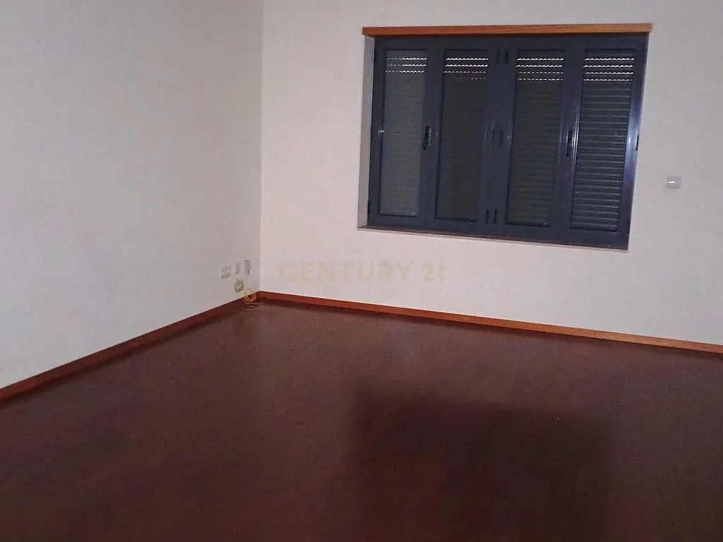 T2 no Empreendimento da Quinta da Seara - Image 13