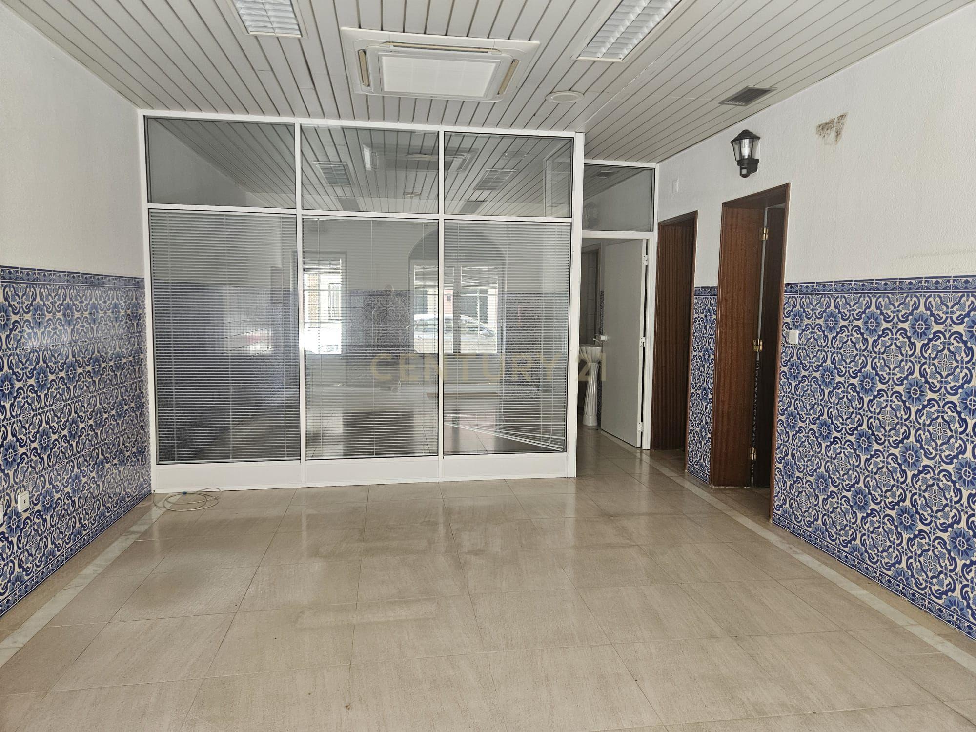 Fotografia 4 de Loja para Arrendamento em Belém – 175 m2 (2 Pisos)