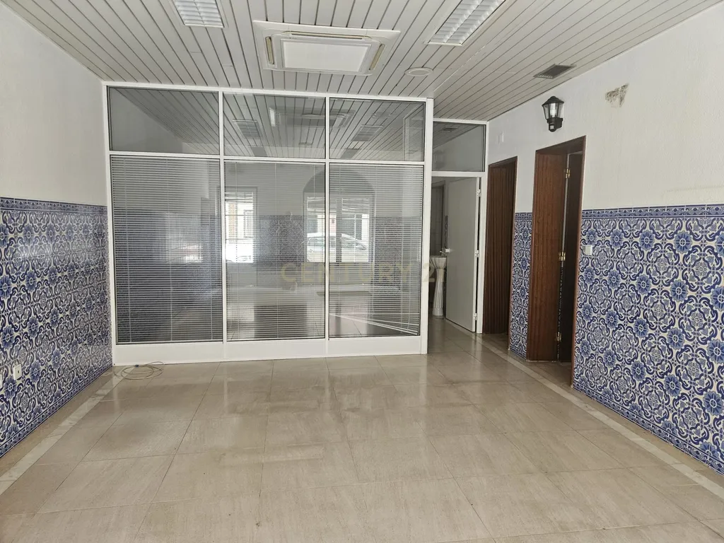 Loja para Arrendamento em Belém – 175 m2 (2 Pisos) - Image 4