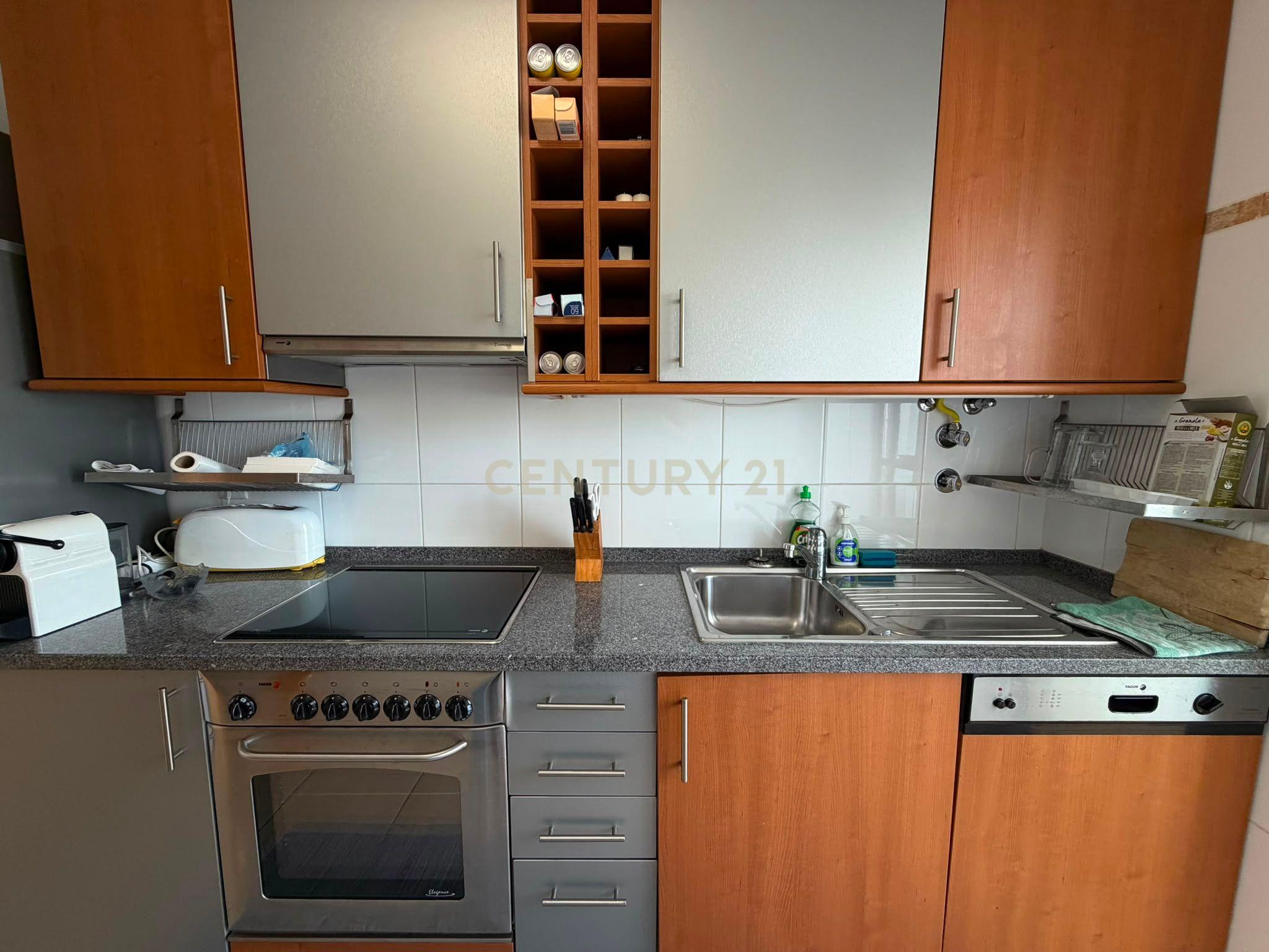 Fotografia 6 de T1+1 com Vista Rio, Varanda e Garagem | Portimão