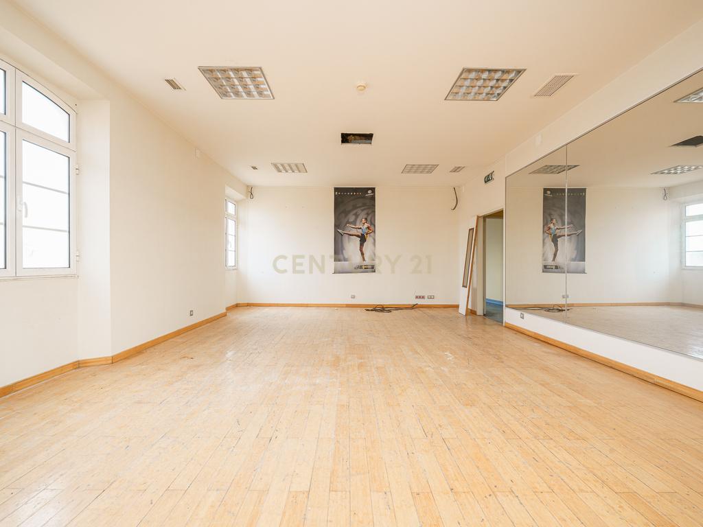 Palacete Chatillon – Um Ícone no Coração de Setúbal - Image 33