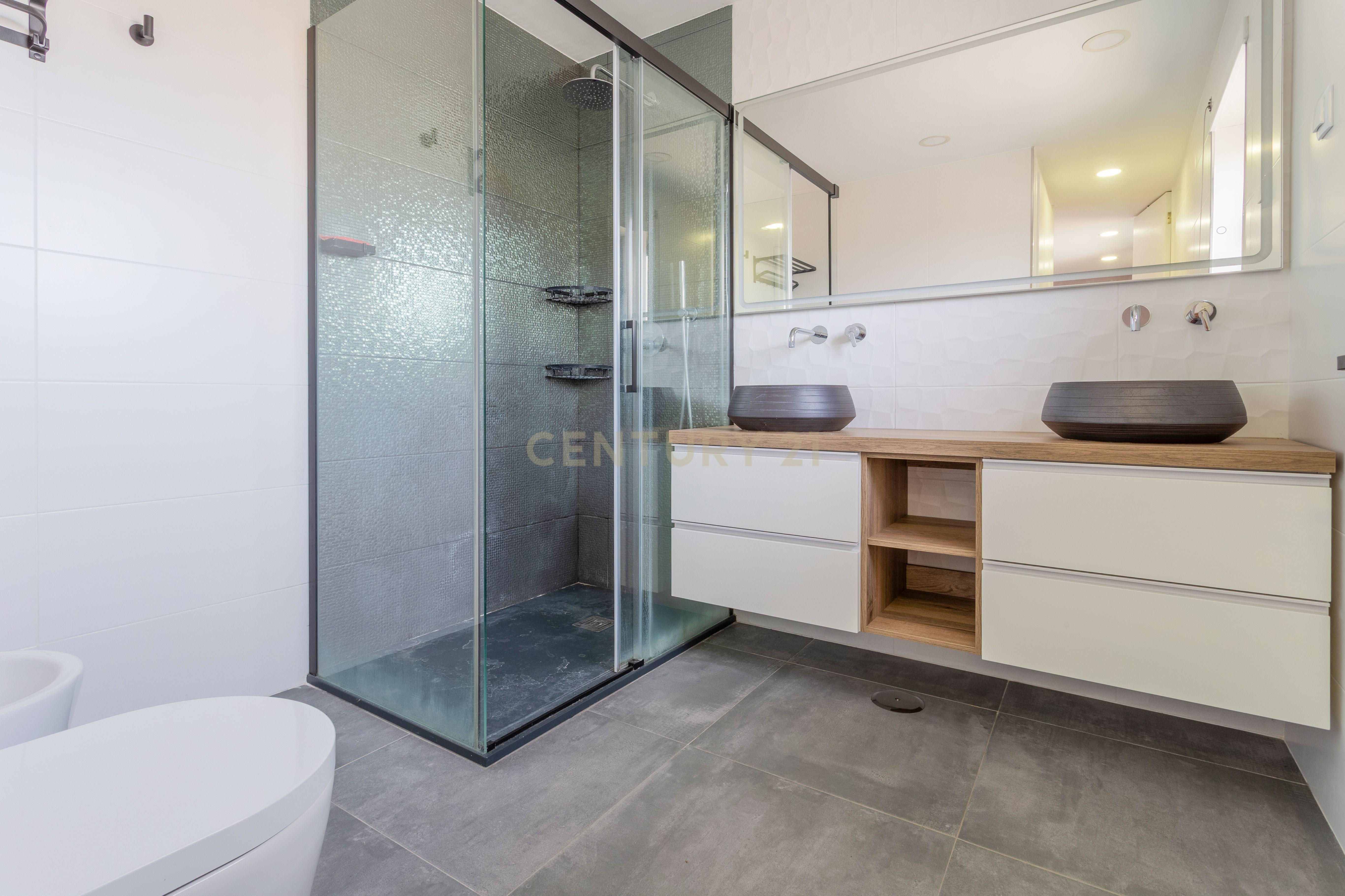 Moradia T4 com Piscina e espaço exterior em Belverde - Seixal - Image 7