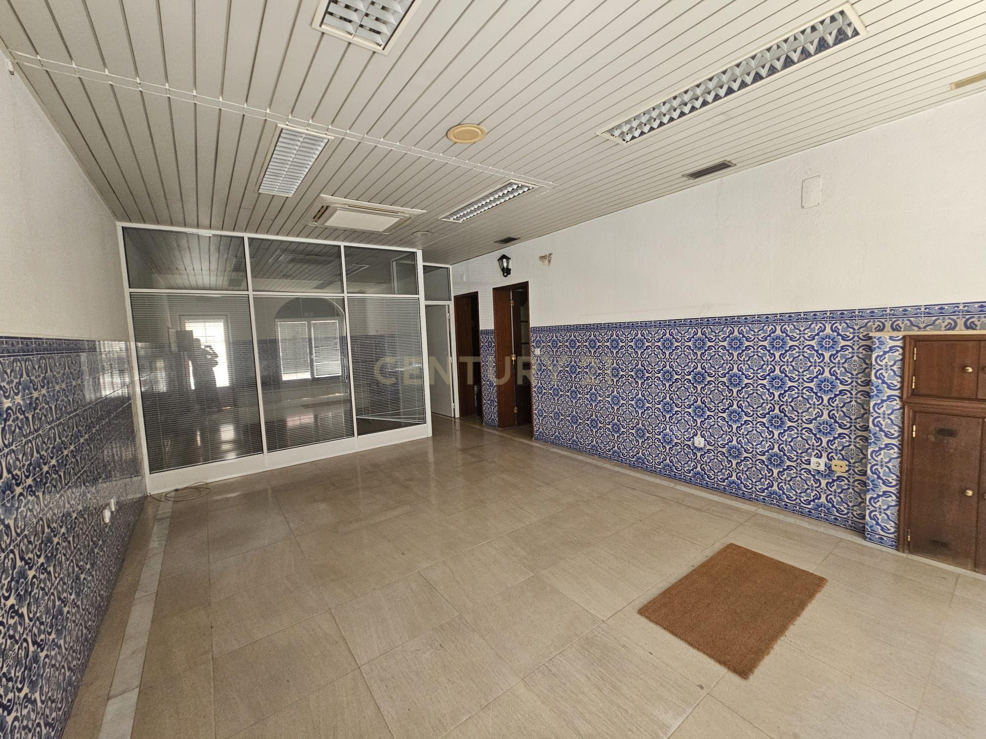 Fotografia 2 de Loja para Arrendamento em Belém – 175 m2 (2 Pisos)