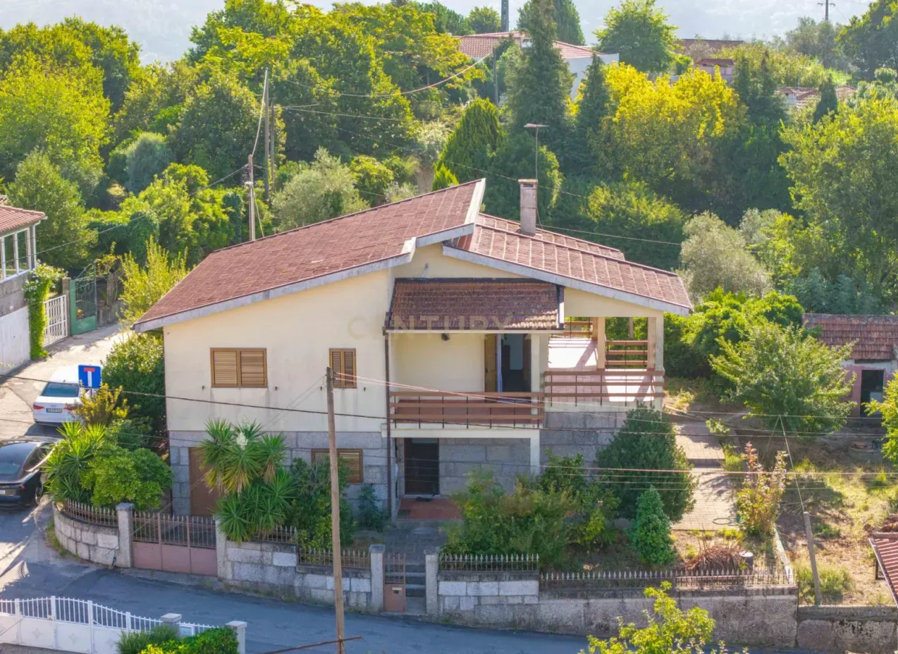 Moradia T4 à venda em Santo Isidoro e Livração, €325.000