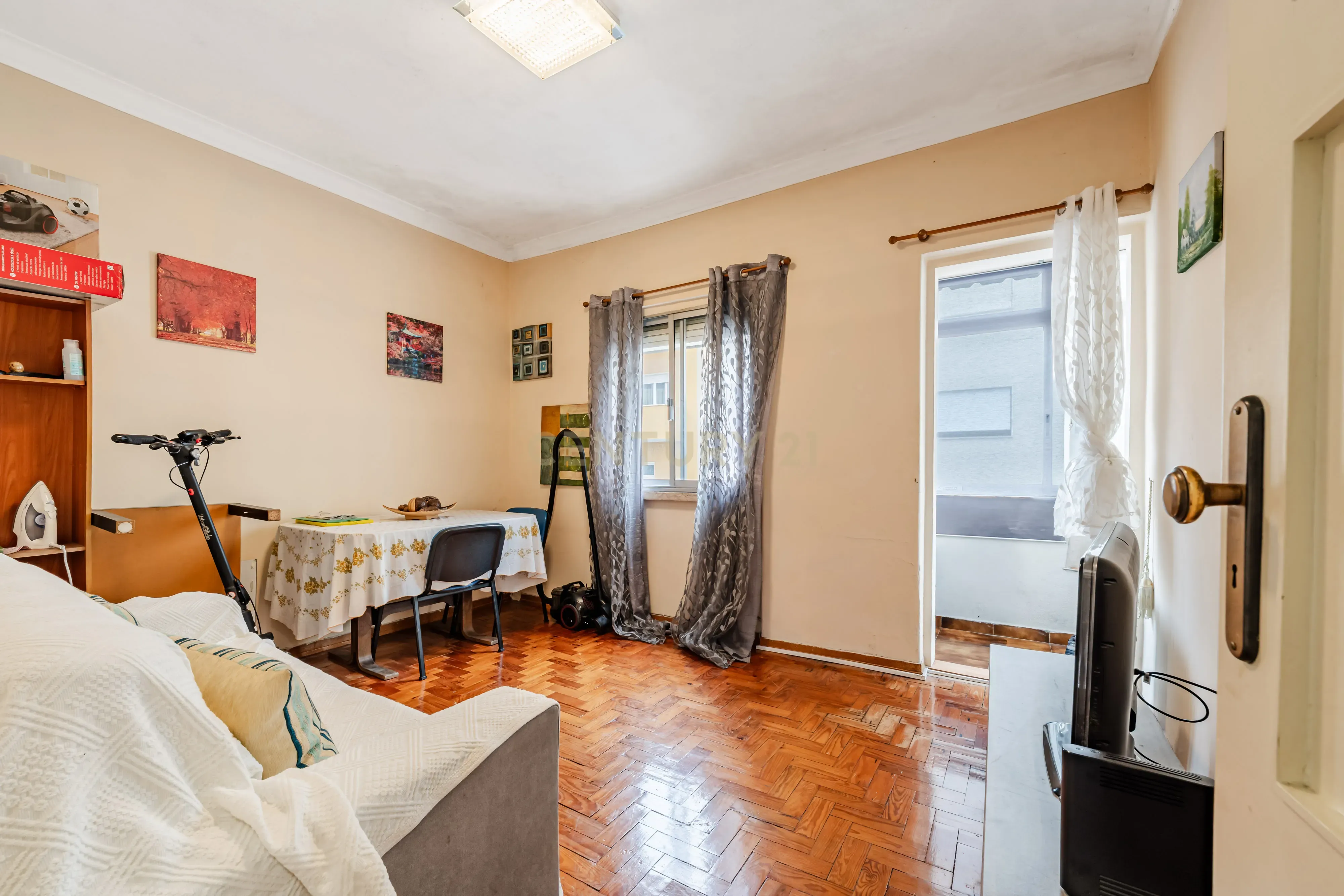 Fotografia 6 de PRÉDIO PARA REABILITAÇÃO - EXCELENTE OPORTUNIDADE DE INVESTIMENTO NA BRANDOA – AMADORA
