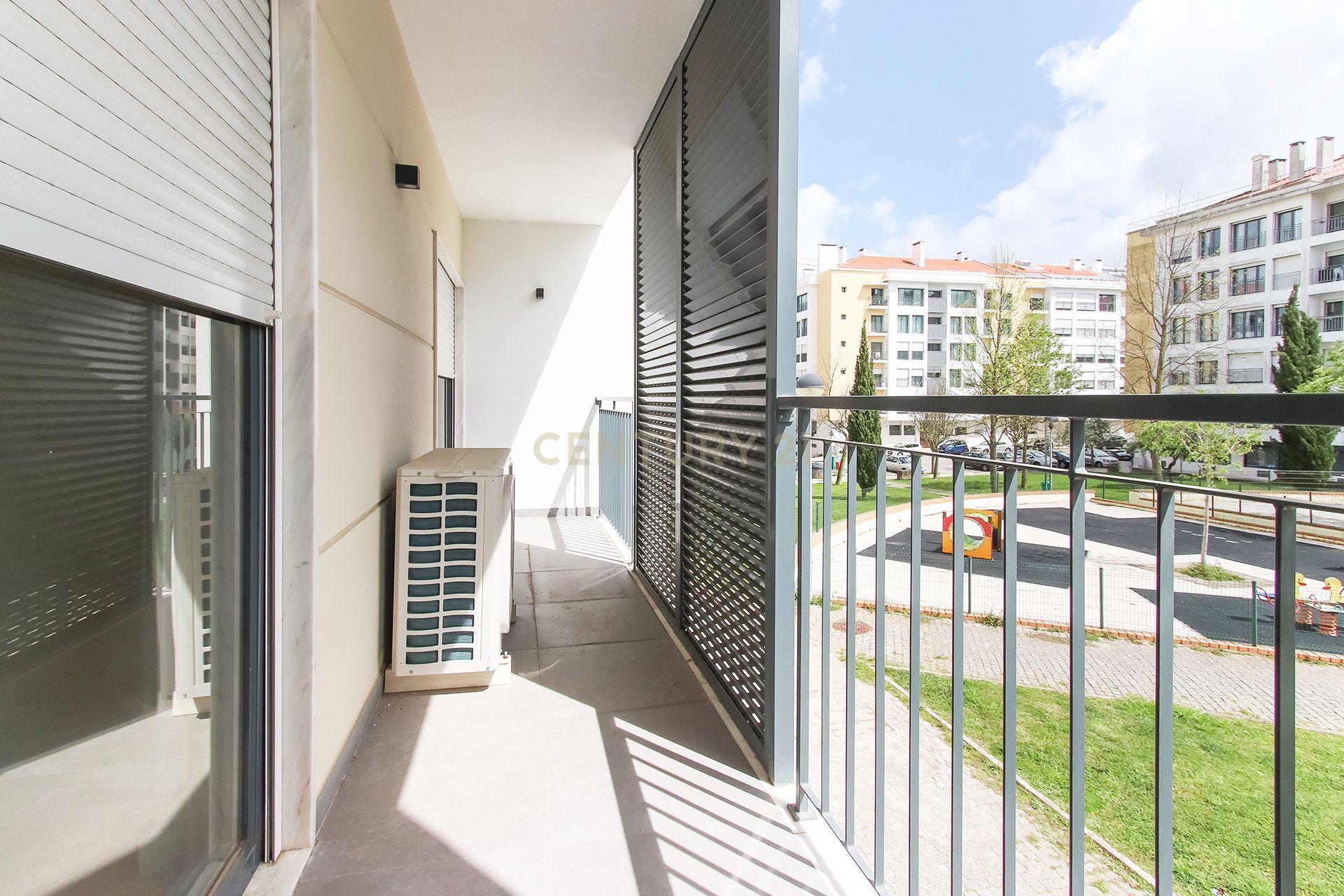 Vende construção NOVA - T4 ATALAIA 1ºD - Image 9