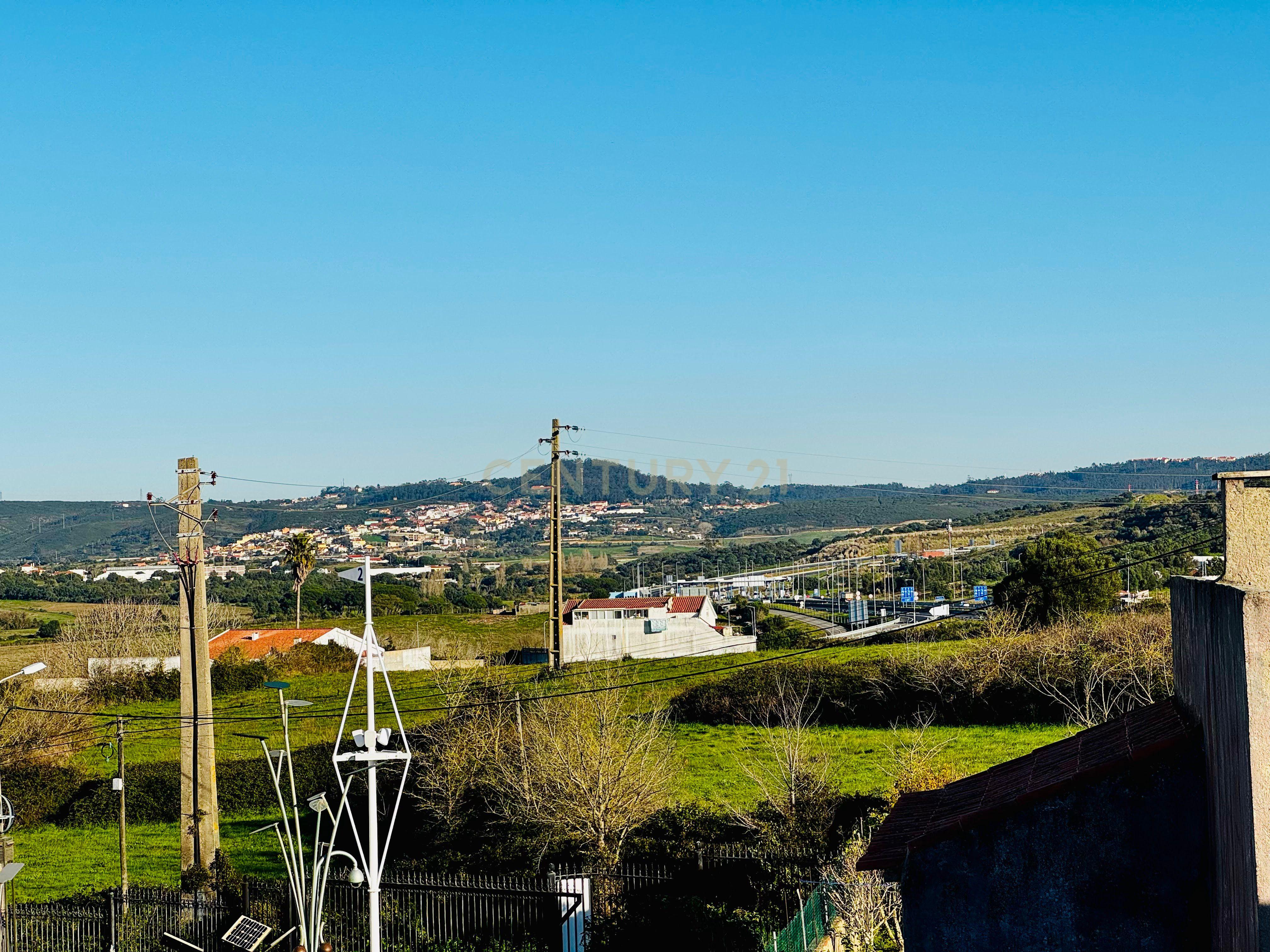 Armazém Industrial na Reta da Granja, em Martins - Image 57