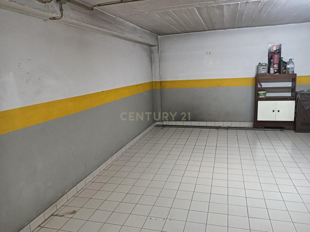T3 com Suite/Garagem e Arrecadação - Vialonga - Image 74
