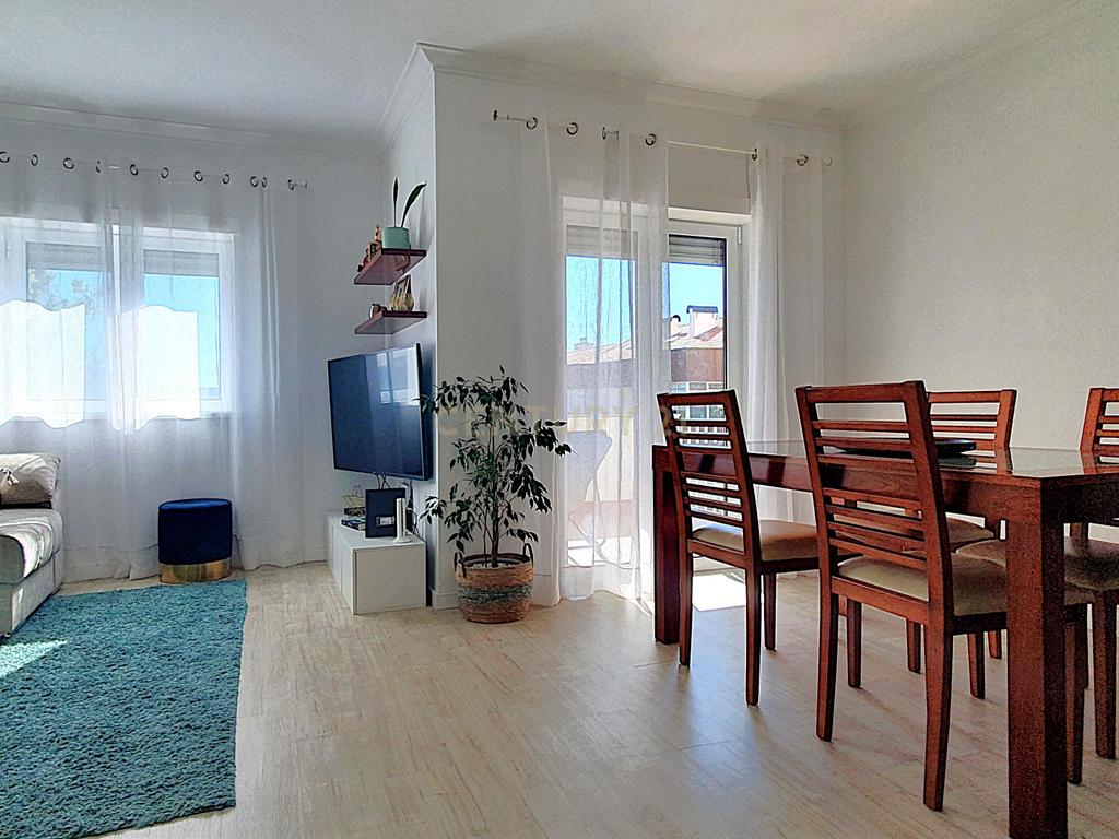 Apartamento T3 I Elevador I Centro Cidade Coimbra - Image 1