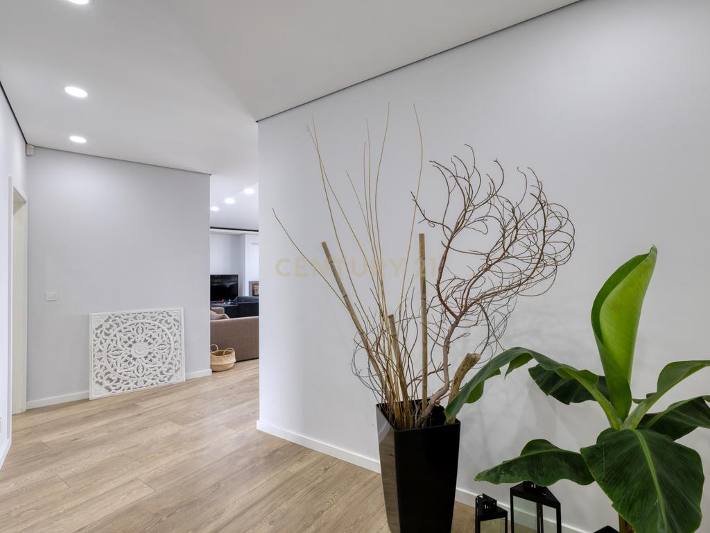 Moradia unifamiliar na Urbanização dos Jardins de Santiago, Setúbal - Image 2