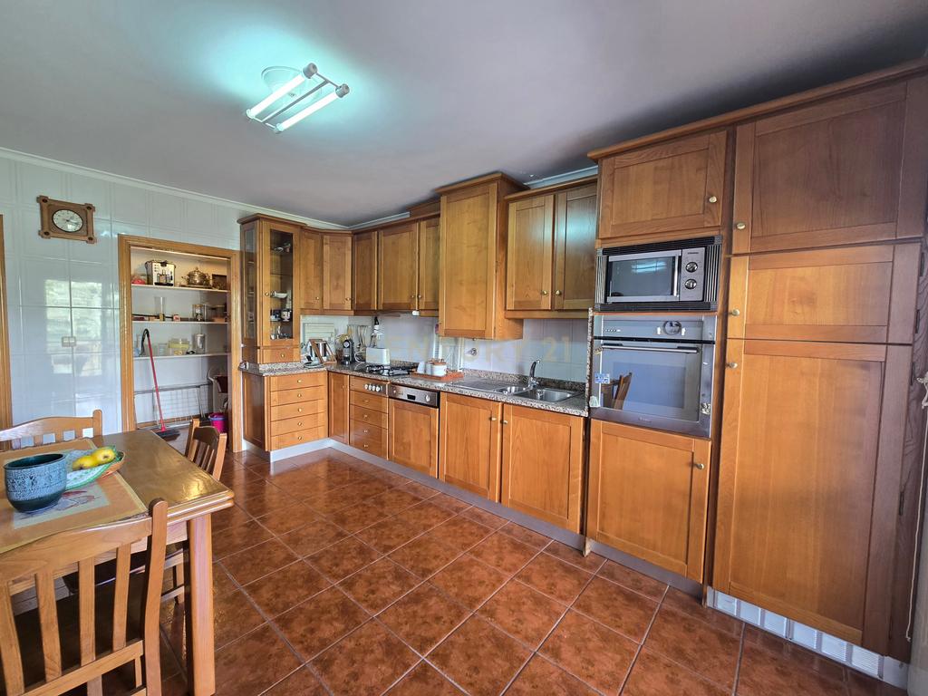 Apartamento T3 + 1 em Bragança - Image 10