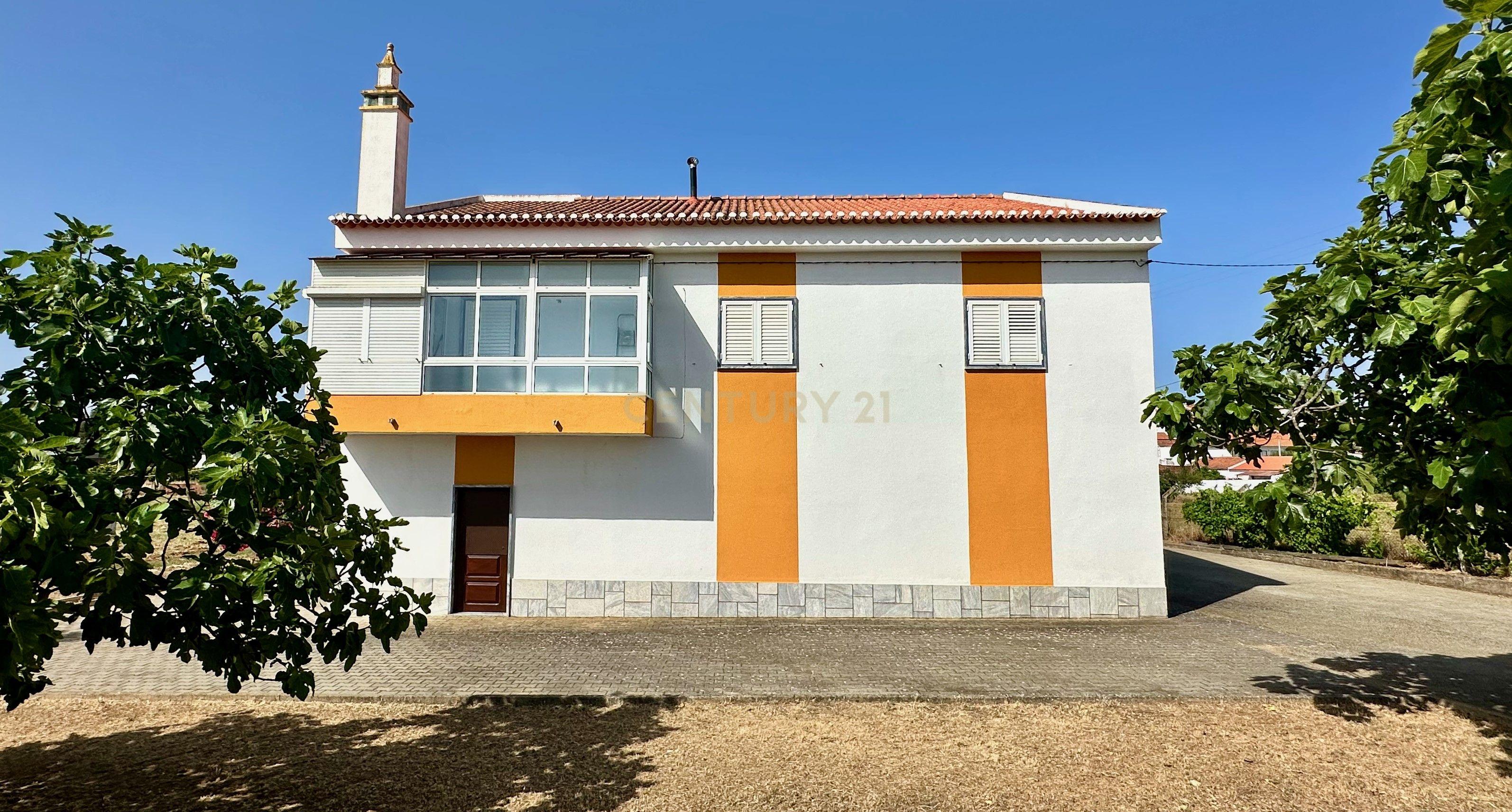 Fotografia 10 de Alentejo-BEJA- Nossa Senhora das Neves, Excelente Quinta, com MORADIA de 267,3 m2 , Casa de Monte de 90 m2 e 23000 m2 de Terreno com Furo e Poço