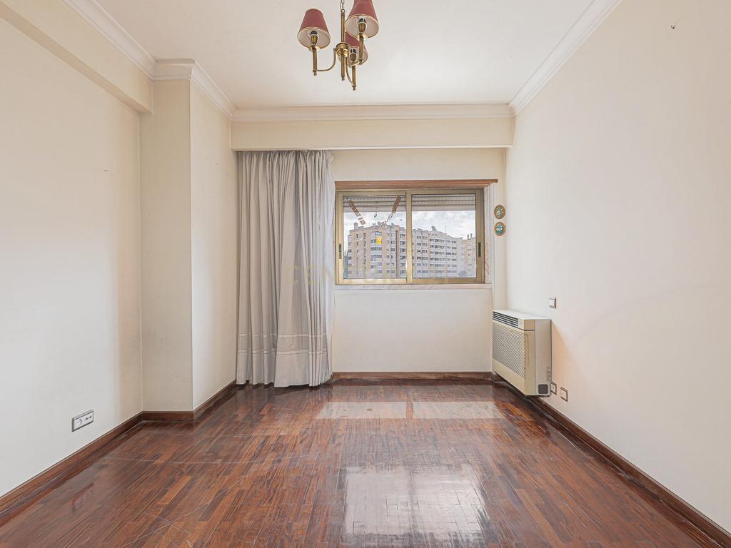 T4 com 180 m² e Garagem Box no Areeiro, Lisboa - Image 15