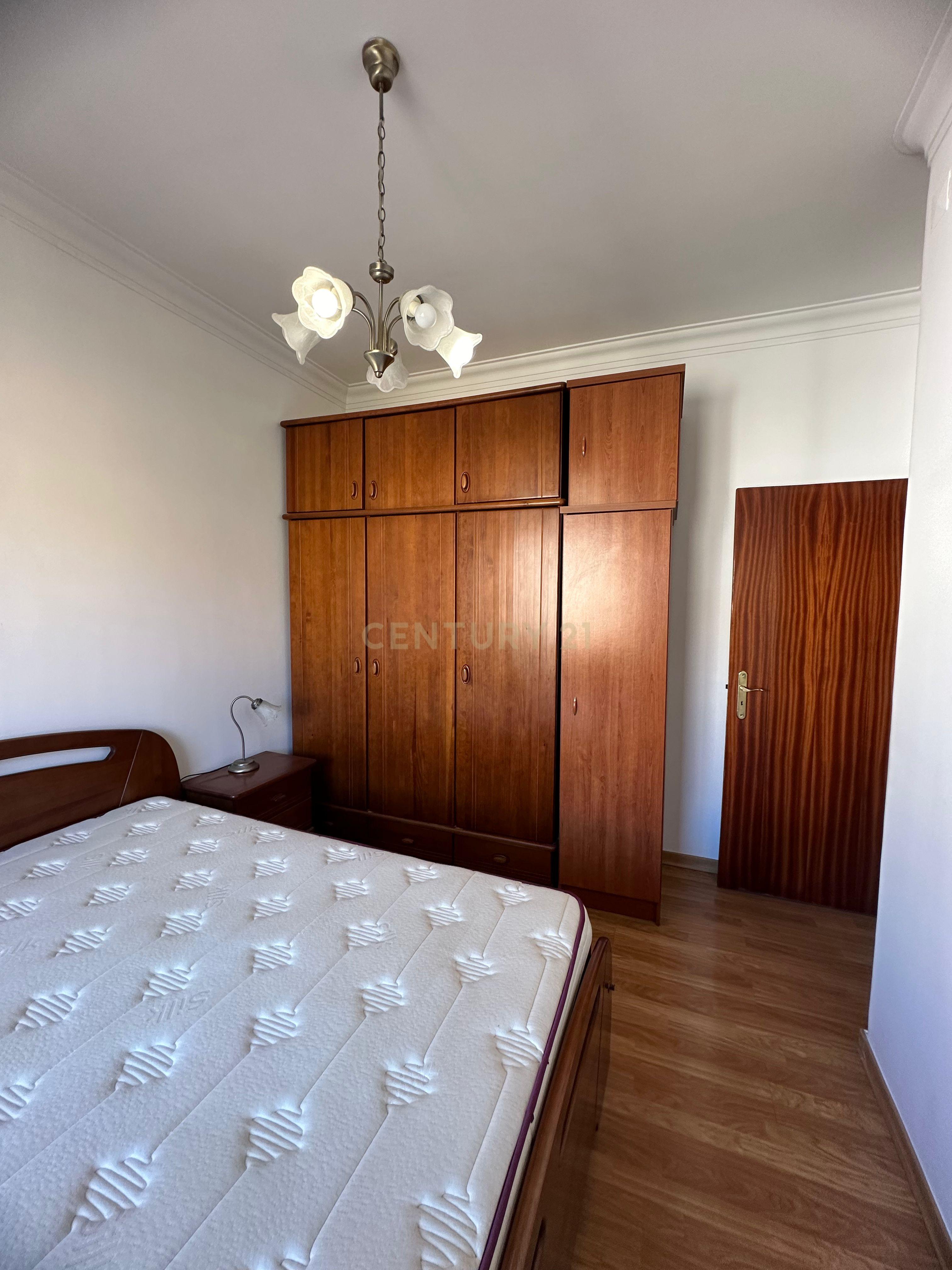 Fotografia 6 de Apartamento T2 em Mina de Água, Amadora