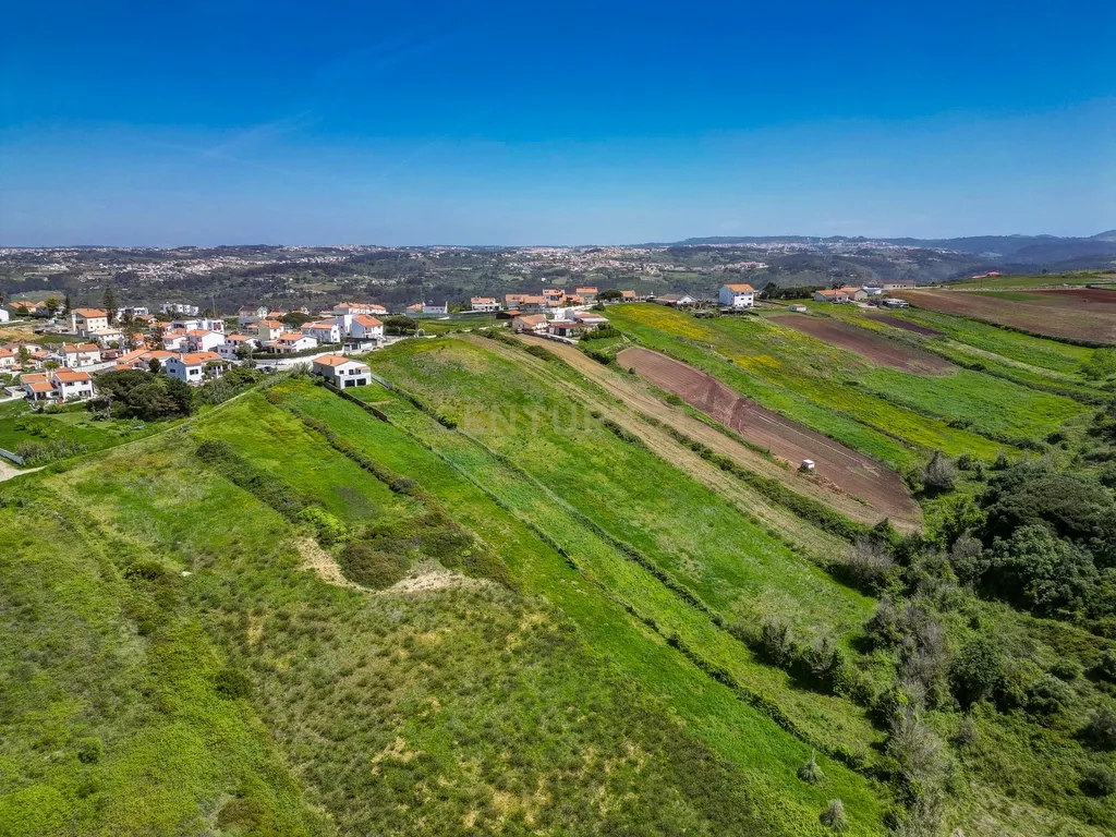 Moradia com Terreno Amplo e Vista Mar na Carvoeira - Image 31
