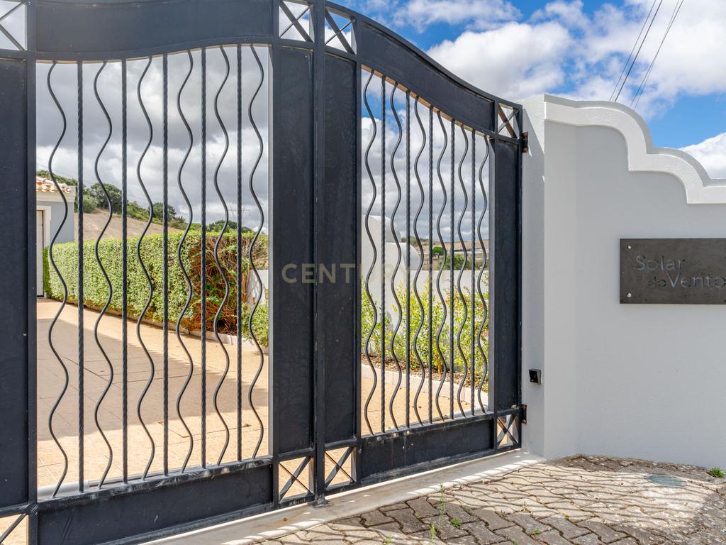 Moradia T4 com Piscina | 426 m² de Construção e Lote de 1.000 m² | Arruda dos Vinhos - Image 41