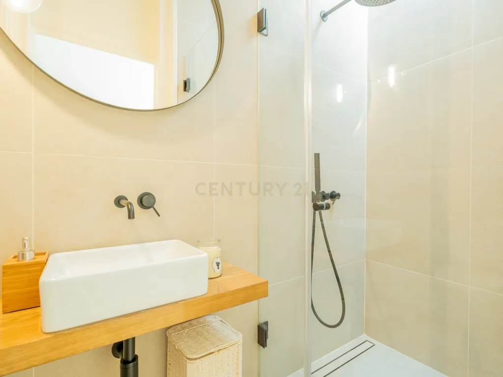 Apartamento T5 de Charme com Jardim Privativo nas Avenidas Novas | Avenida 5 de Outubro, Lisboa - Image 21