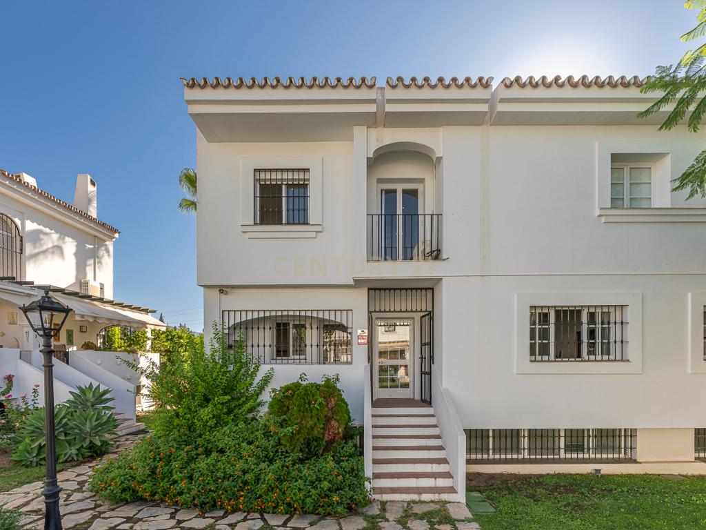 Moradia geminada no Conjunto San Javier Elegância, conforto e espaços para desfrutar -Nueva Andalucia–Marbella    - Image 16