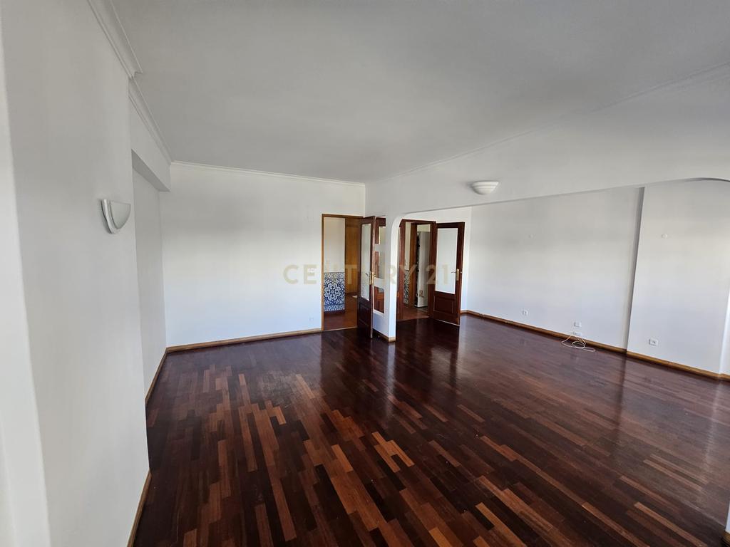 APARTAMENTO PAÇO DE ARCOS - Image 3