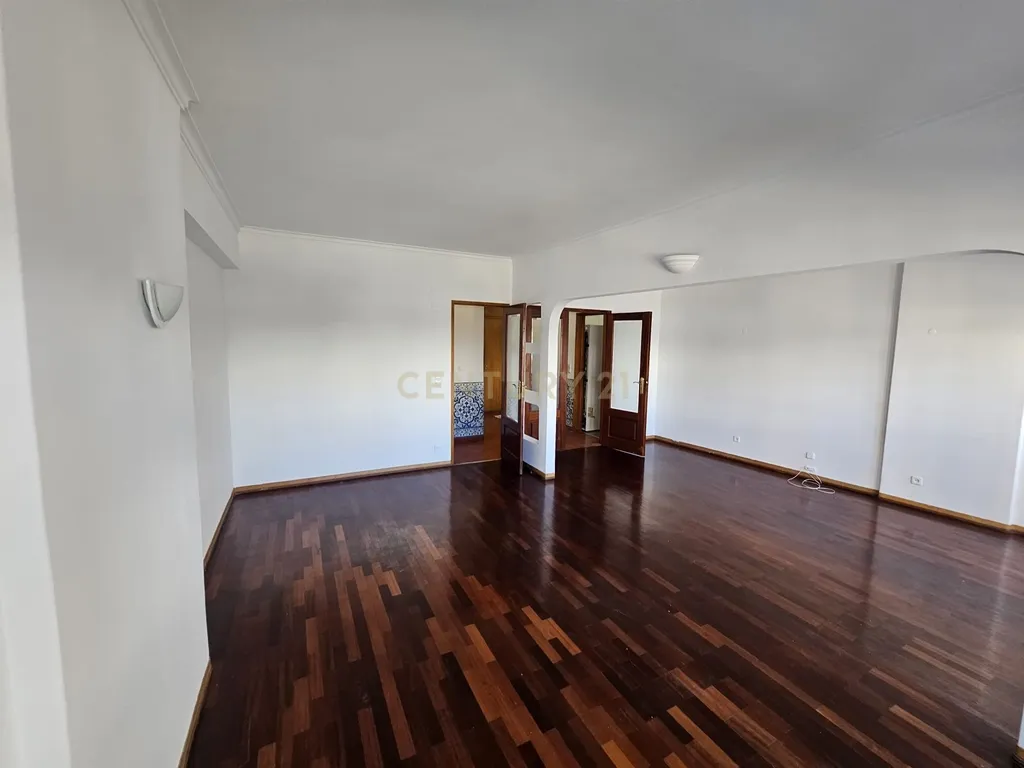 APARTAMENTO PAÇO DE ARCOS - Image 3