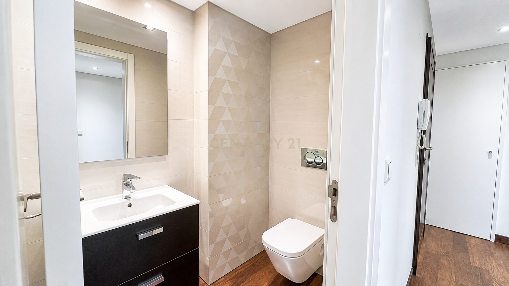 Fotografia 12 de Apartamento T4 para arrendar com 280 m² e 3 estacionamentos no Campo Pequeno