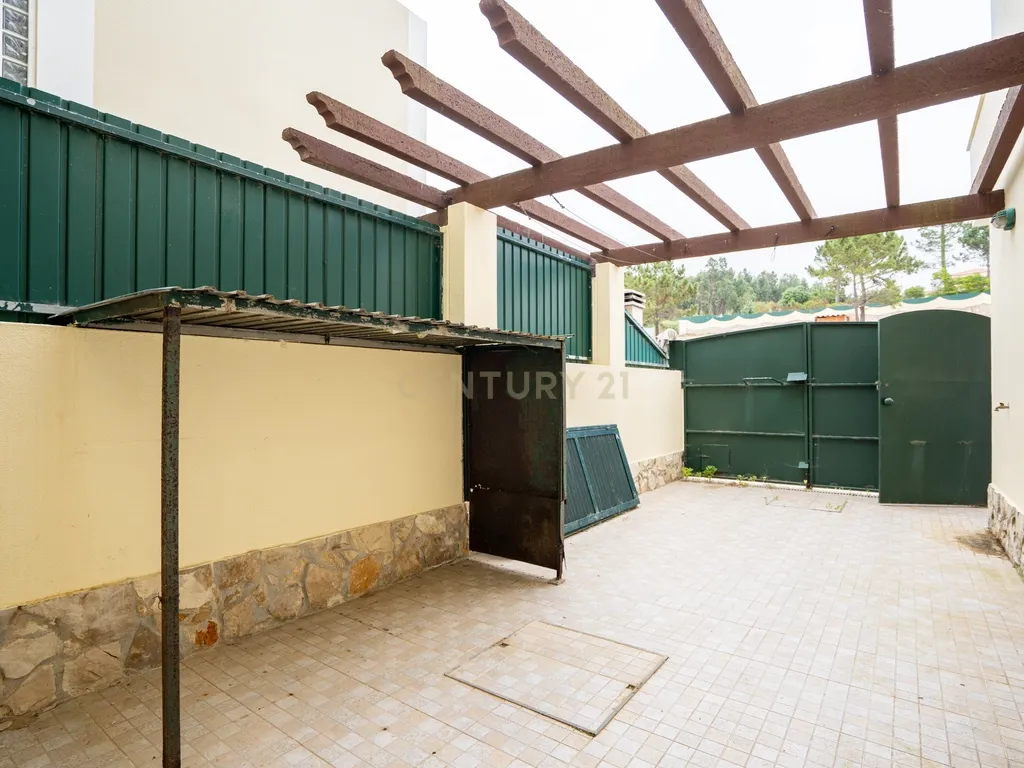 Moradia T3 com vista mar e piscina, na Ericeira - Image 42