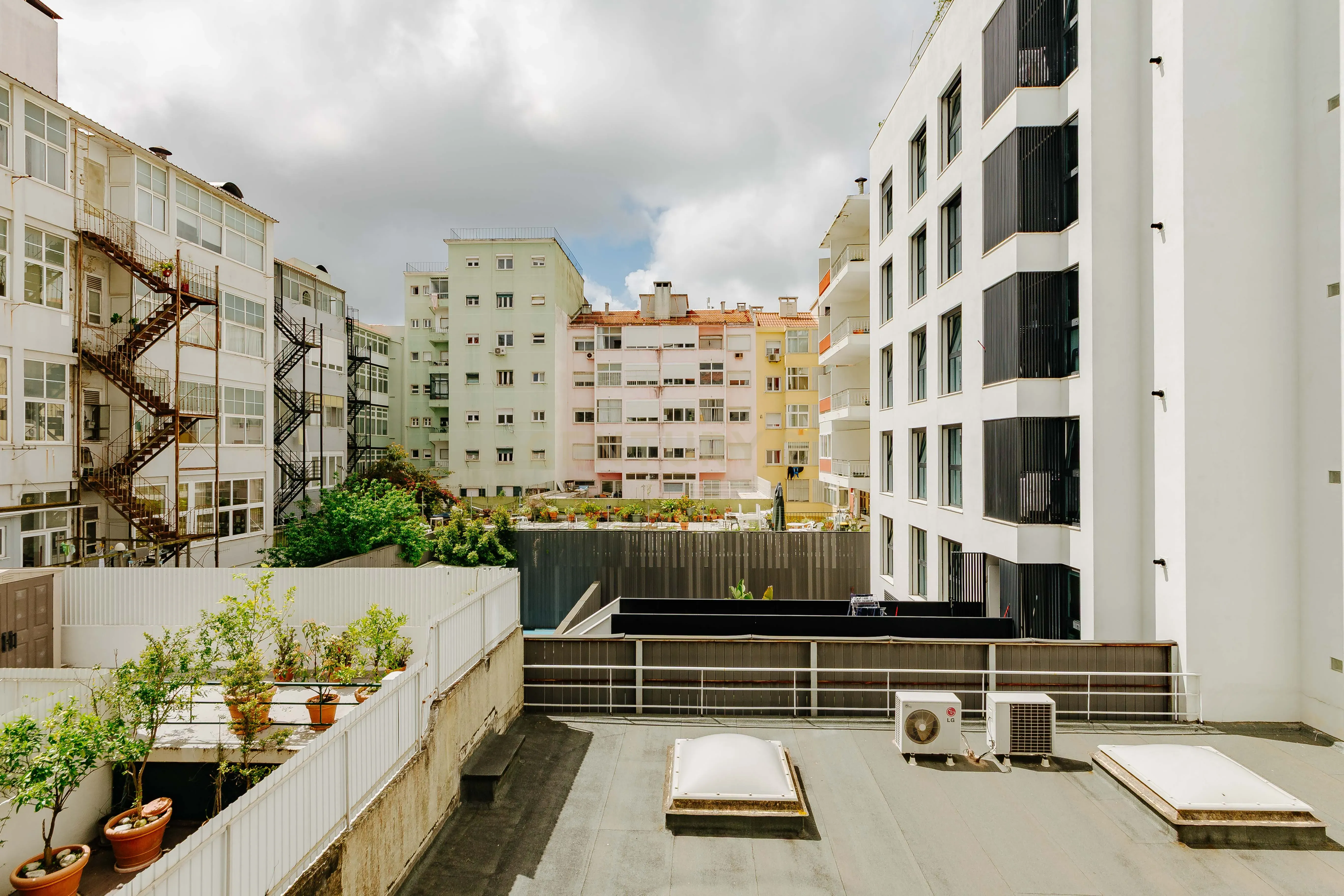 APARTAMENTO T5 REMODELADO SALDANHA LISBOA - Image 53