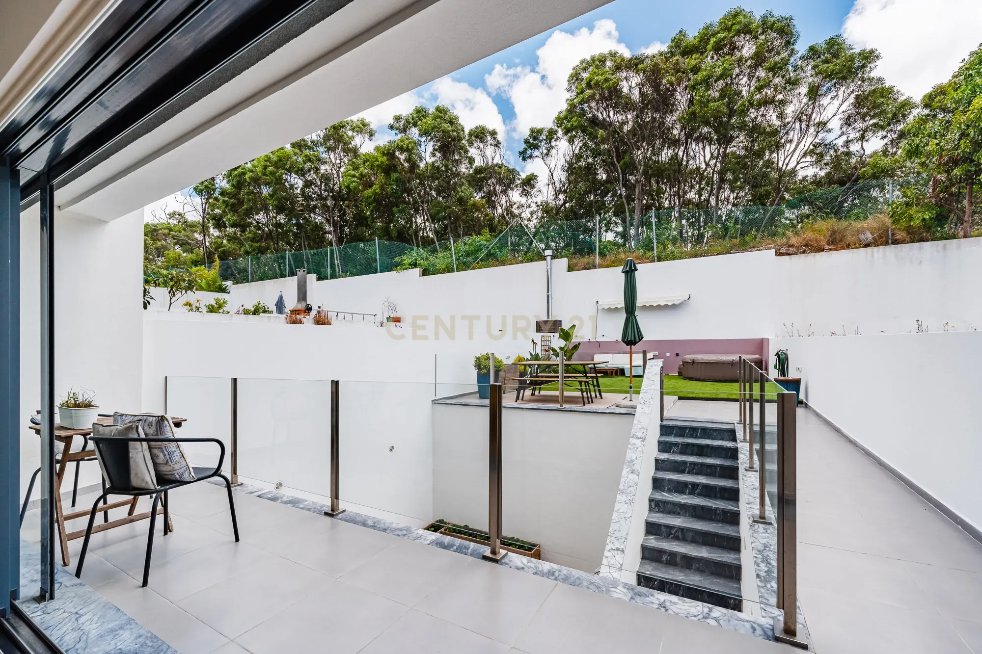 Fotografia 11 de Moradia T3 Semi-Nova com Jardim Privativo e Garagem para 2 Viaturas na Sobreda