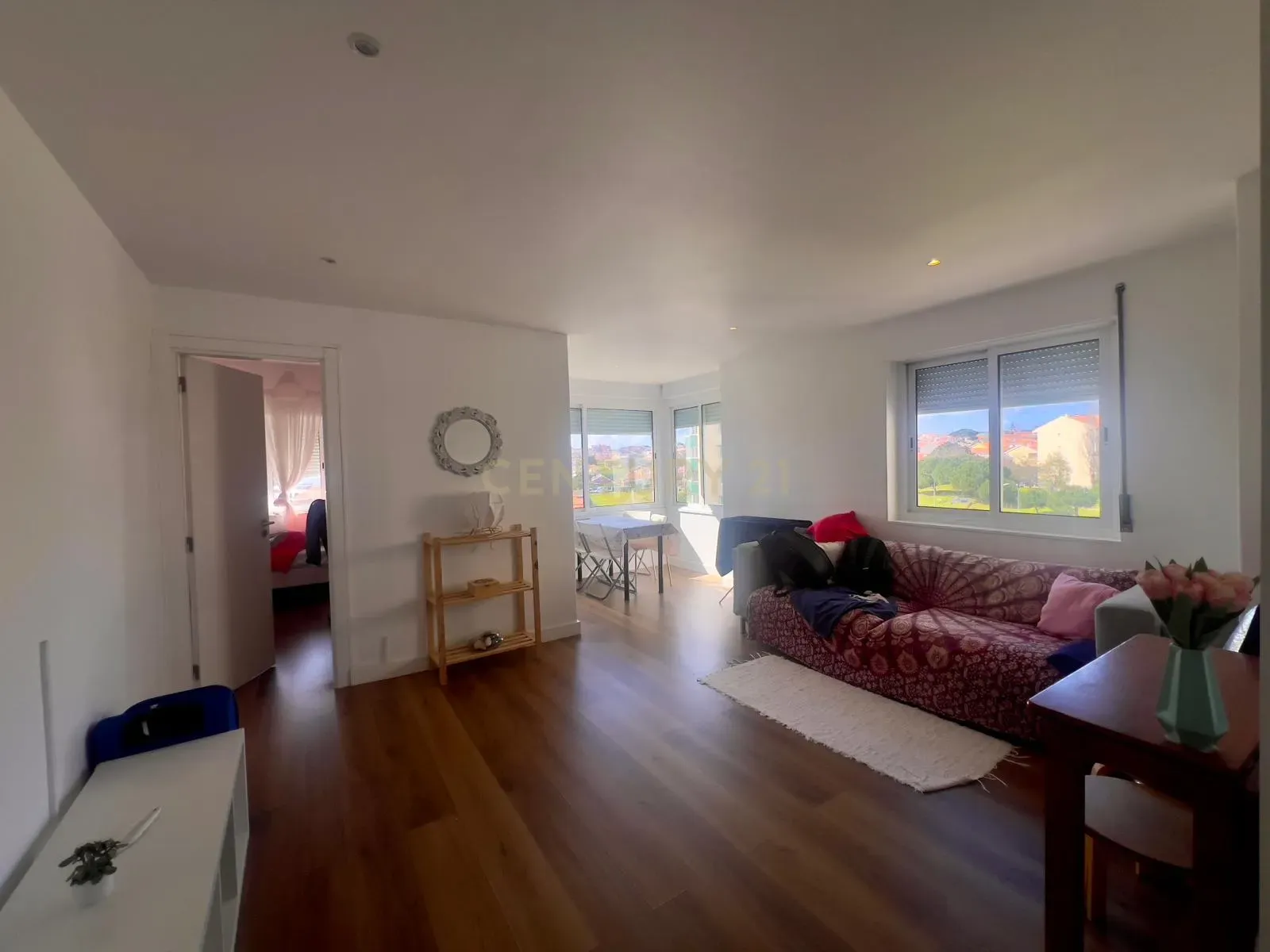 Apartamento Renovado T3 em Cascais - Oportunidade Única! - Image 1