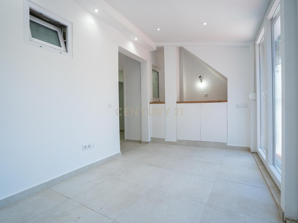 Apartamento T2 RC, Rua do Mato Grosso, Santa Engrácia, São Vicente - Image 25