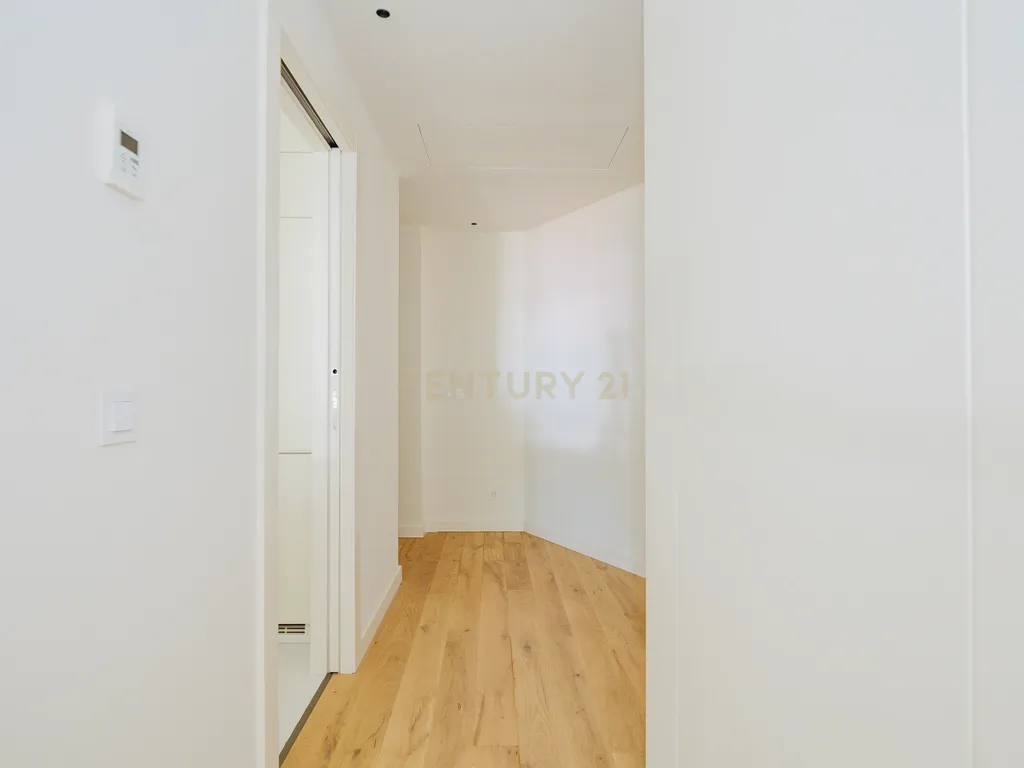 Apartamento T2 Novo a estrear em Areeiro - Image 8