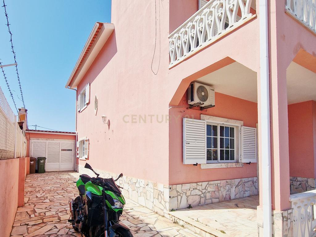 Moradia isolada de 6 assoalhadas com garagem - Zona tranquila - Image 42