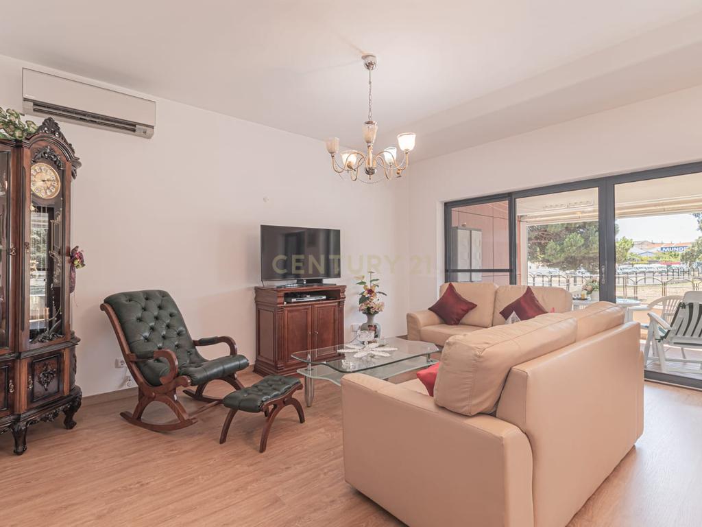 Espaçoso apartamento T3  no Casal Do Marco com Terraço - Image 58
