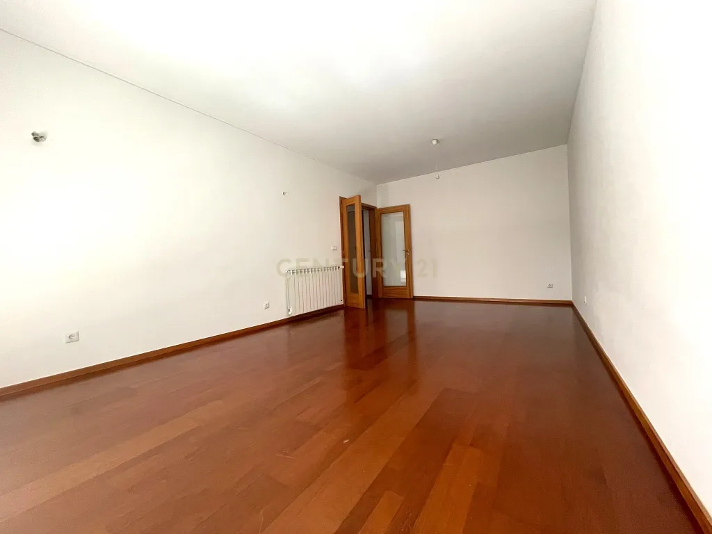 T2 no Empreendimento da Quinta da Seara - Image 6
