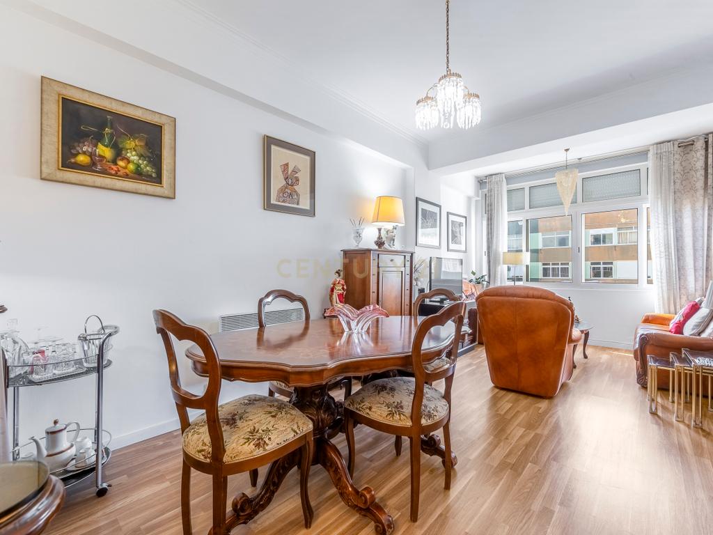 Apartamento T2 renovado para venda na pontinha - Image 1