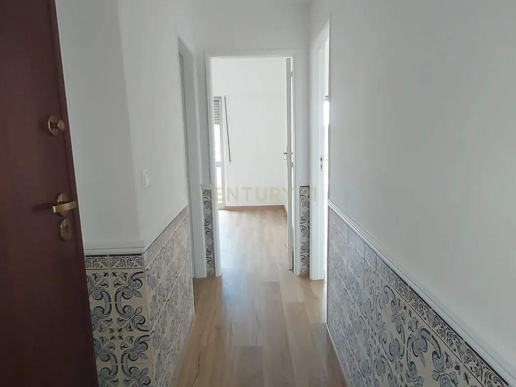 Apartamento T2 Renovado com cozinha equipada - Odivelas - Image 7