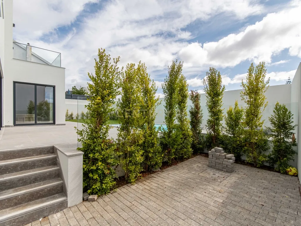 Moradia T4 Premium independente com Piscina (Nova Construção) / Barcarena - Image 44