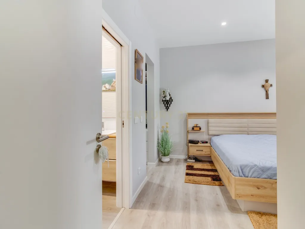 Moradia T3 Térrea Isolada com Zona Gourmet, Garagem e Carregamento Elétrico – Alcabideche - Image 18
