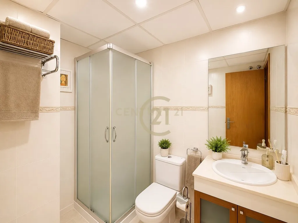 Apartamento em Primeira Linha de Praia com Vistas Frontais para o Mar – 3 Quartos, Garagem e Arrecadação - Image 29