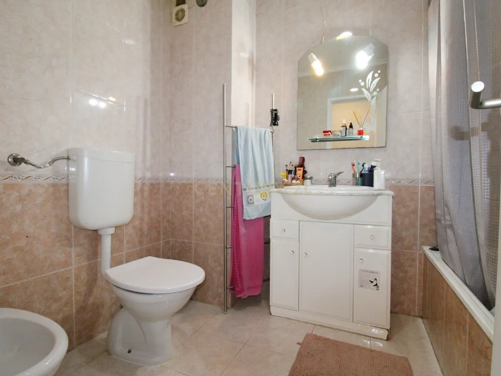 ✨ Oportunidade Única – T2 no Monte da Caparica ✨ - Image 11