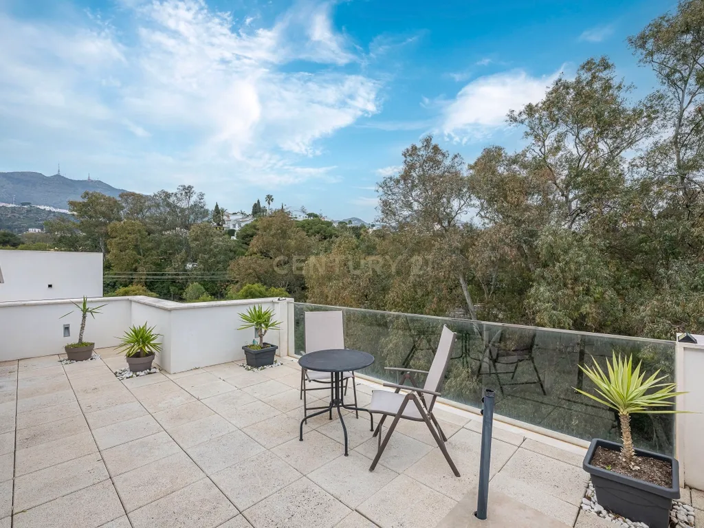 Moradia de Luxo a 500 Metros da Praia - Image 28