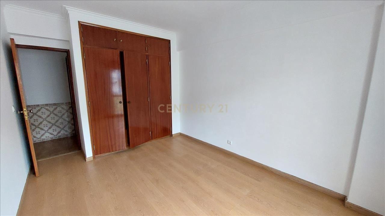 Apartamento T2 - Algueirão Mem-Martins - Image 10