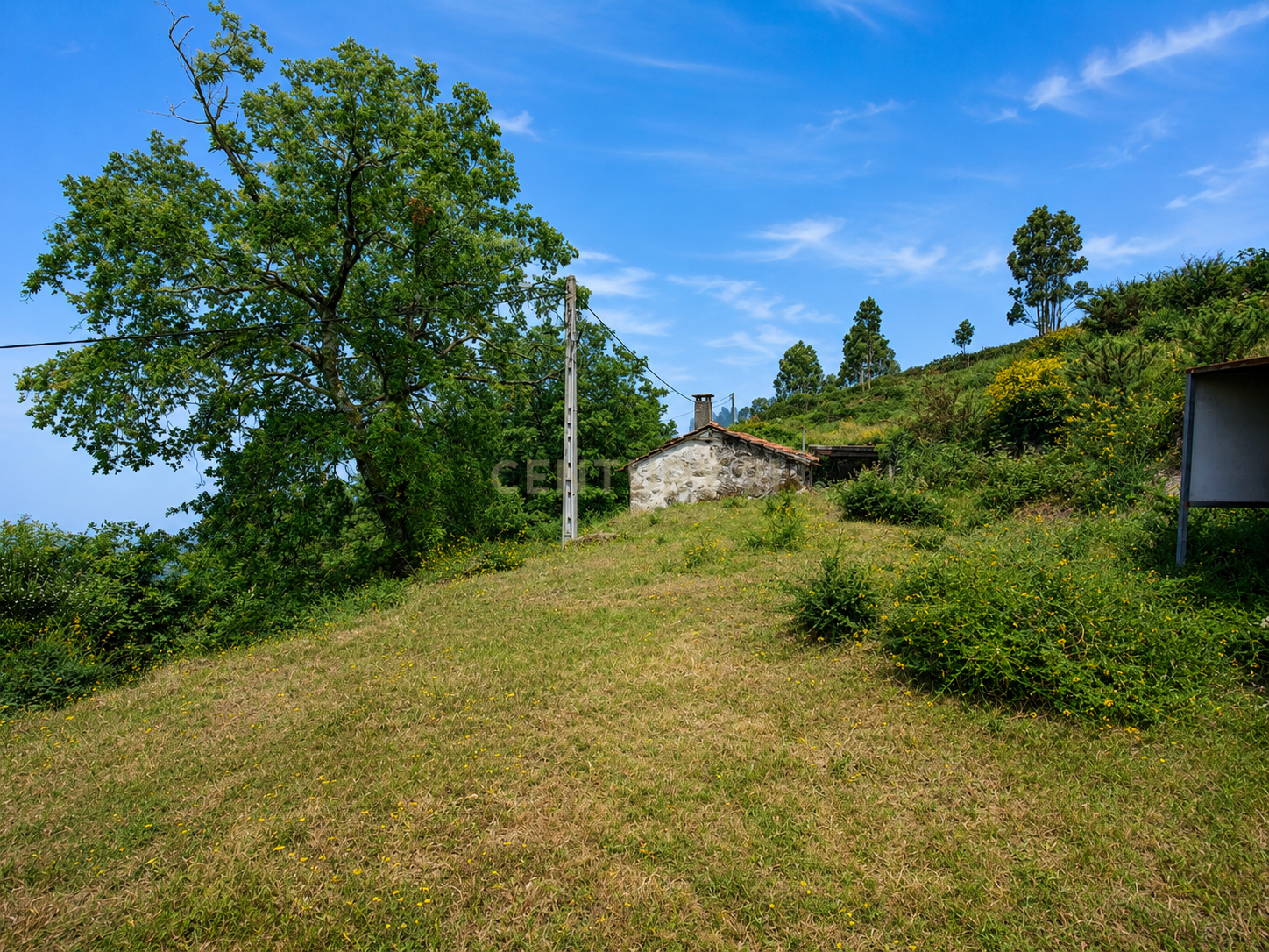 Fotografia 9 de **Oportunidade no Gerês: Terreno de 850 m² com Ruína em Valdreu, Vila Verde**