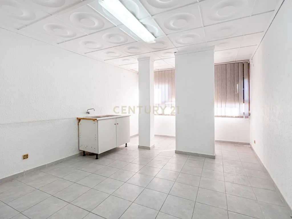 Estúdio na Venteira, Amadora - Localização central e acessível - Image 11