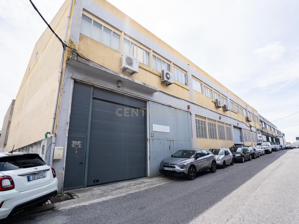Armazém com 947 m2 a 5 min. do Aeroporto de Lisboa - Image 35