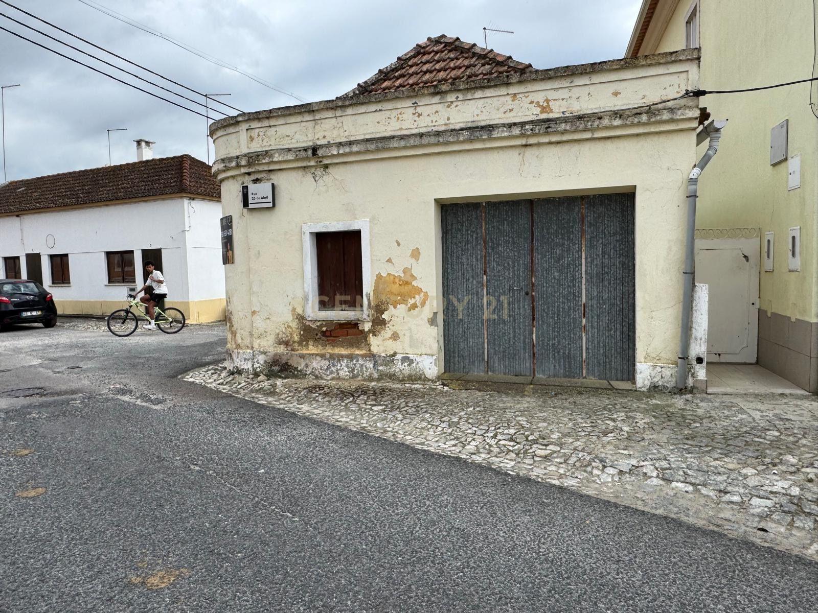 Grande Potencial de Reabilitação na Landeira – Azinhaga 1º de Maio, Vendas Novas! - Image 3