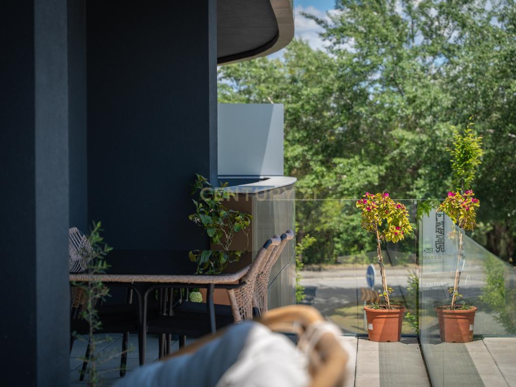 Luxuoso Apartamento Novo com Vista Parque em Lousada - Image 37