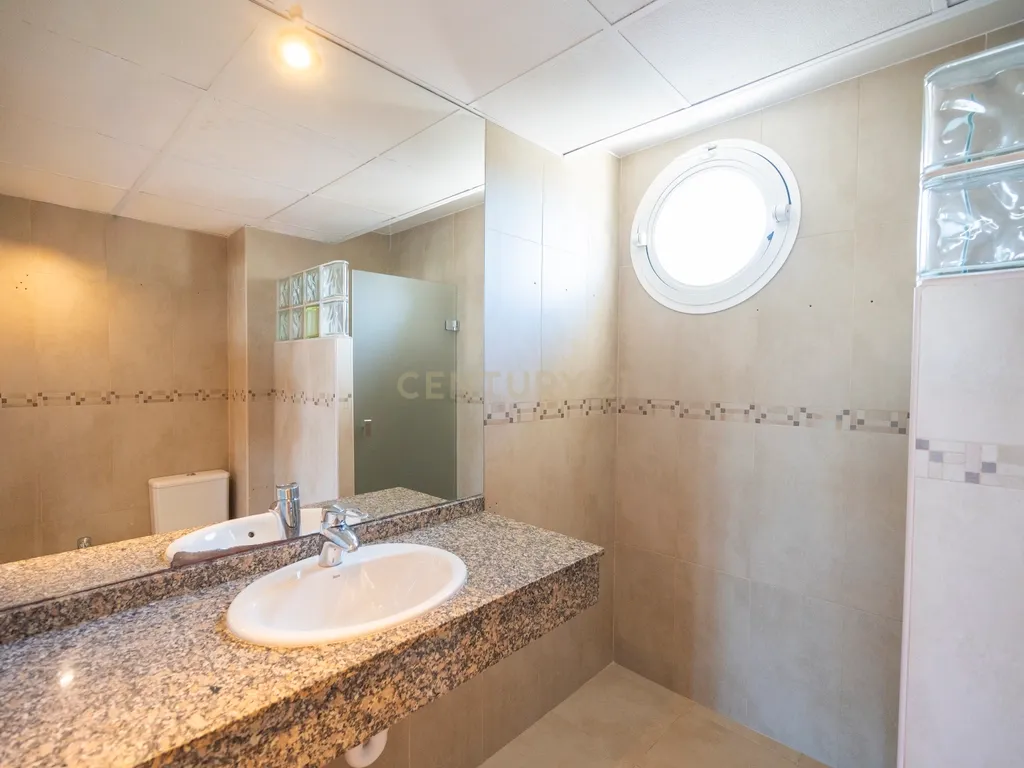 Luxuosa Moradia em Ibiza com Vista Mar e Piscina Privada - Image 22