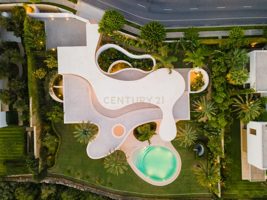 Villa de Golfe na Primeira Linha 7: Uma Obra-Prima Escultural da Arquitetura Visionária na Finca Cortesin - Image 23